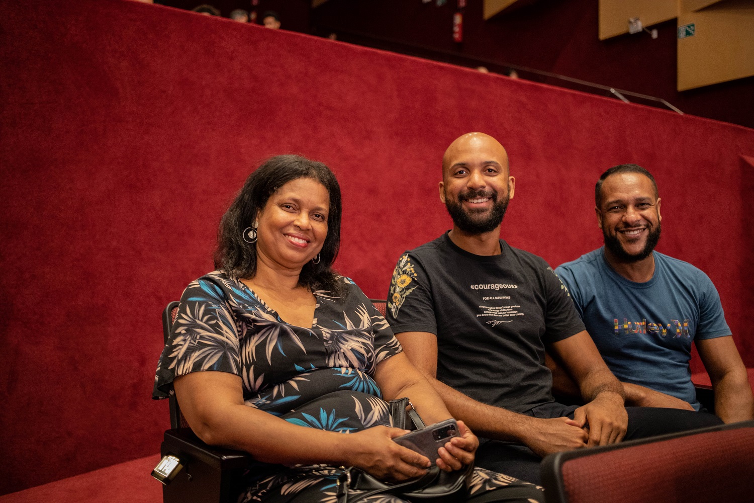 Baiano, Danilo, egresso da UFS, acompanhado da família, é apaixonado por Aracaju e por apresentações culturais. (foto: Elisa Lemos/Ascom UFS)